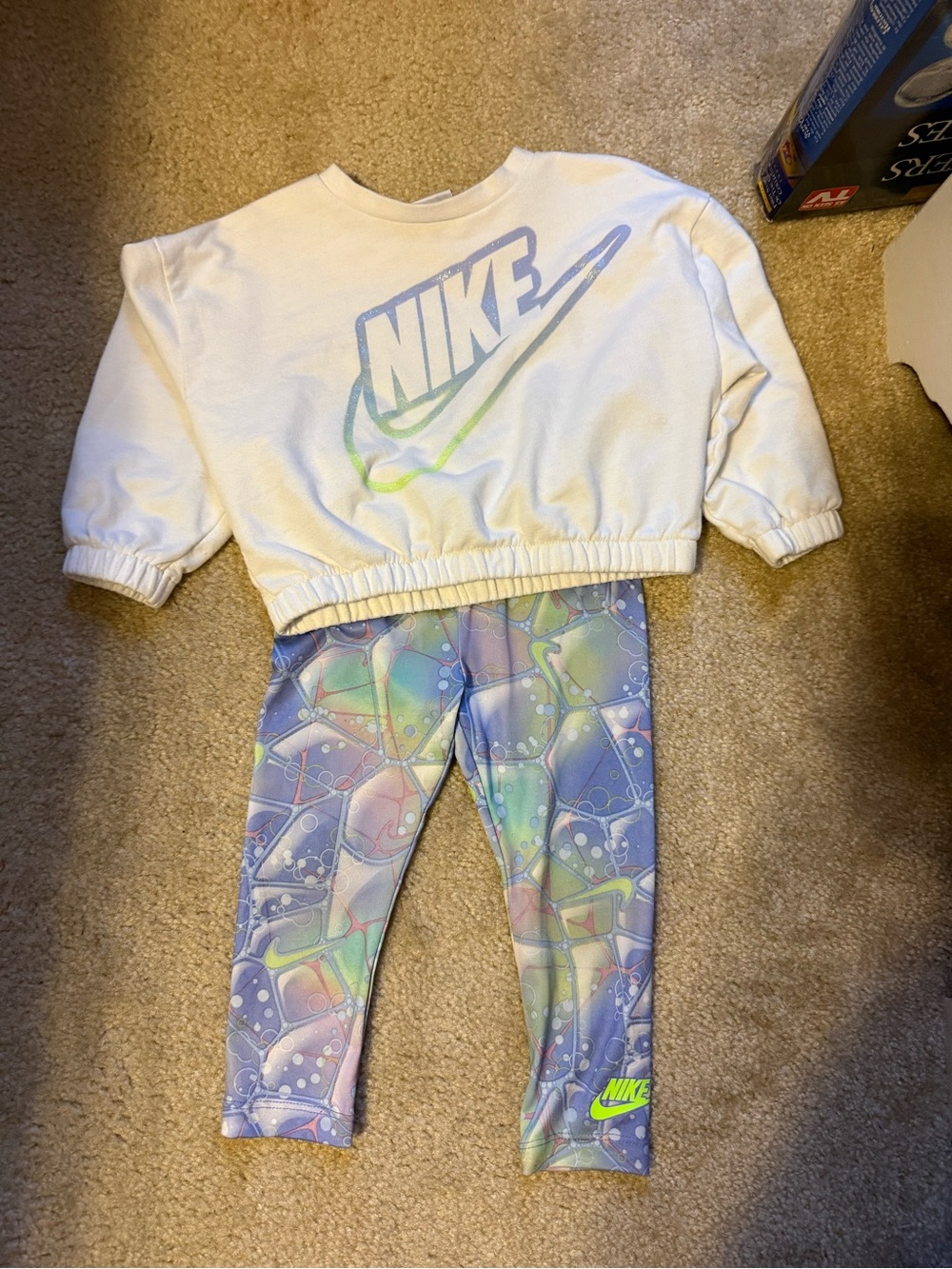 Nike White Cropped Sweatshirt with Pastel Multicolor Leggings